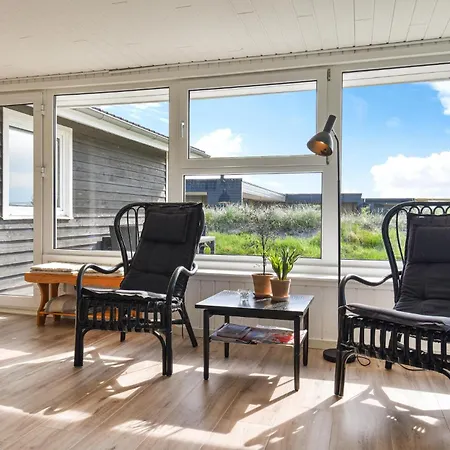 4 Bedroom Gorgeous In Feriehus *